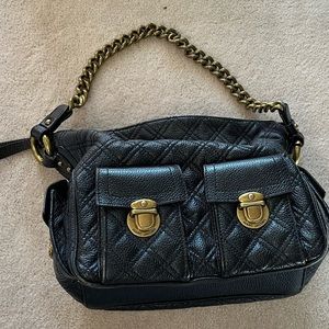 MARC JACOBS Quilted shoulder purse.